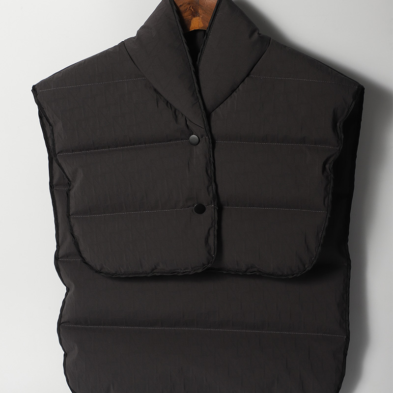 Experience the durability of poly linen textiles.