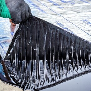 Brandfri kold 'peel-and-stick'-montering