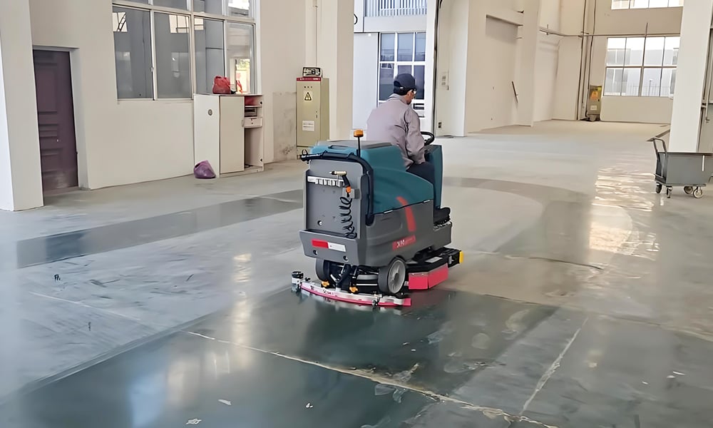 Estudo de Caso do Lavador de Pisos X86: Limpeza Eficiente de Fábrica em Ação