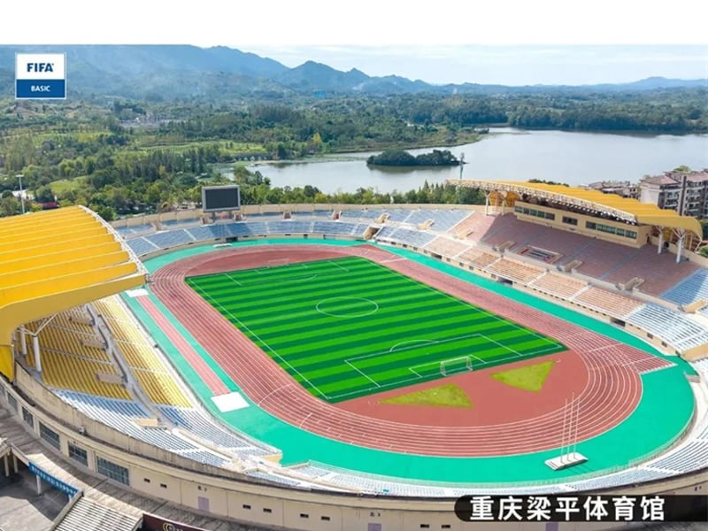 A one-stop manufacturing factory for unfilled artificial turf with quality meeting FIFA standards