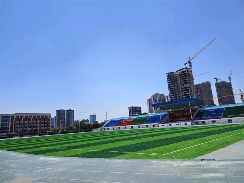 Meichuang's sixth-generation 96,000 + density no-fill lawn empowers Mianyang Puming Middle School