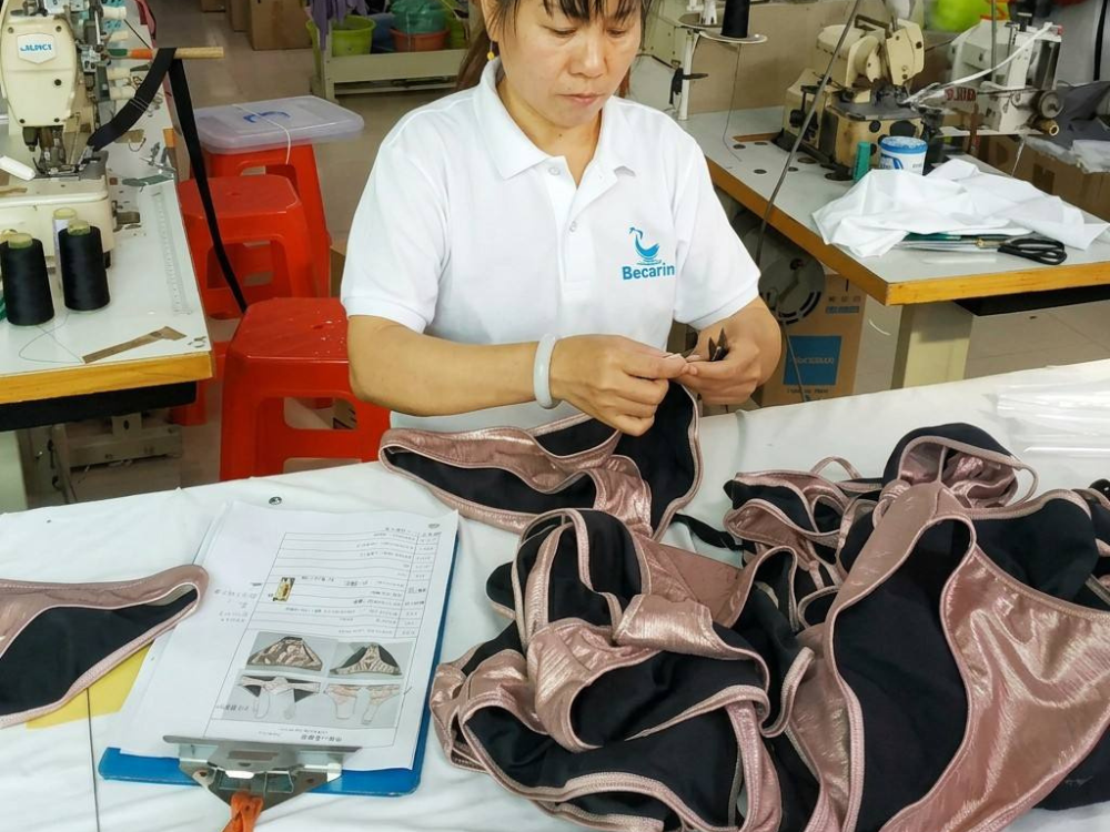 How to Choose the Right Swimwear Manufacturer for Your Brand (3).png