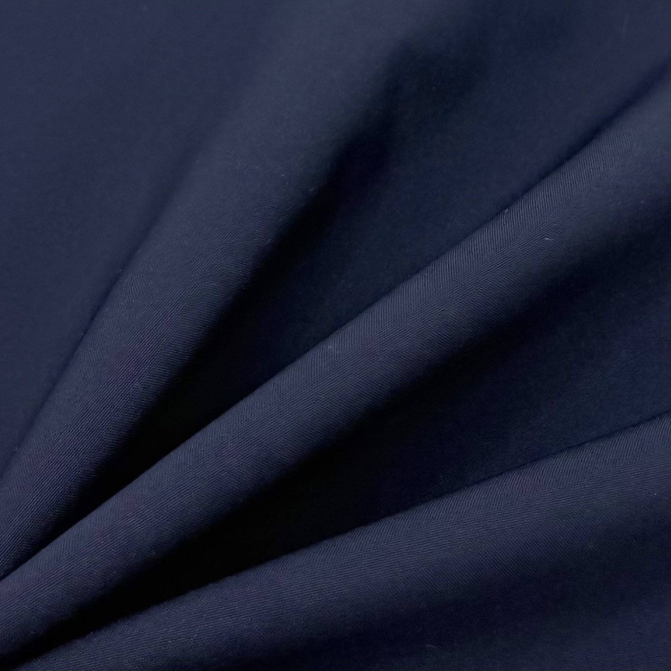 What Are the Benefits of Using 95 Polyester 5 Spandex Fabric in Fashion Design?