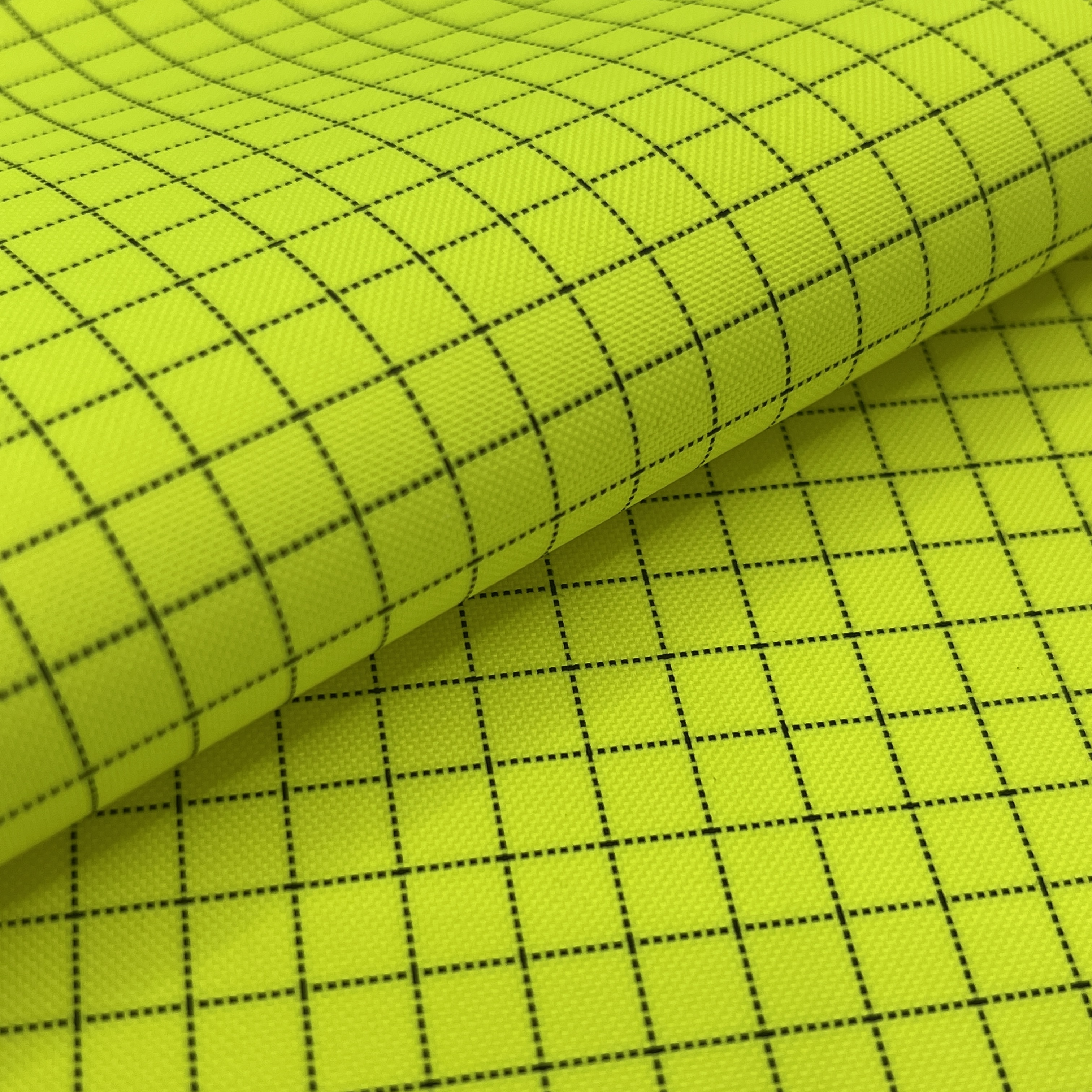 What Are the Benefits of Using Flame Resistant Fabric in Protective Clothing?