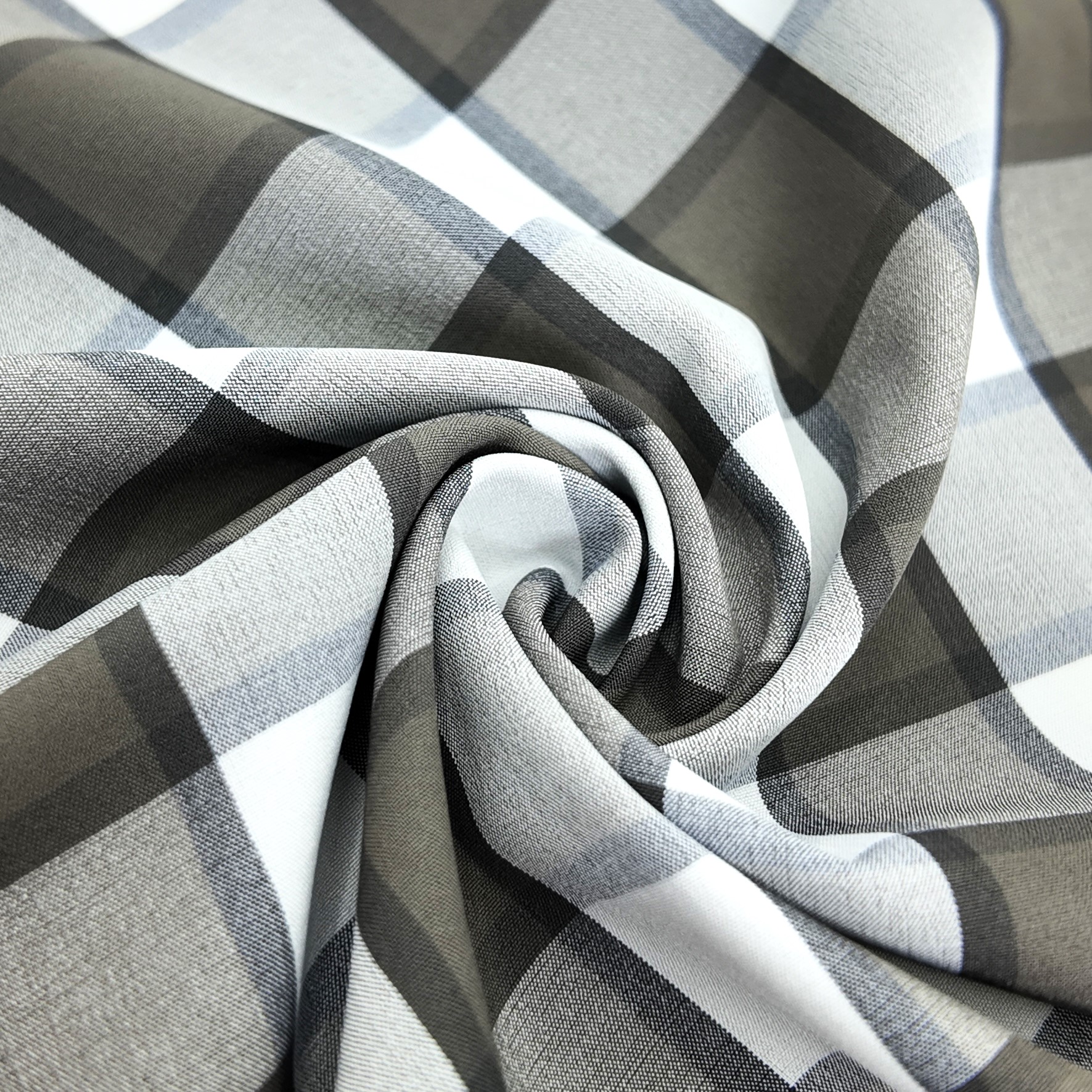 What Trends Are Emerging in Polyester Stretch Material for Fashion Industries?