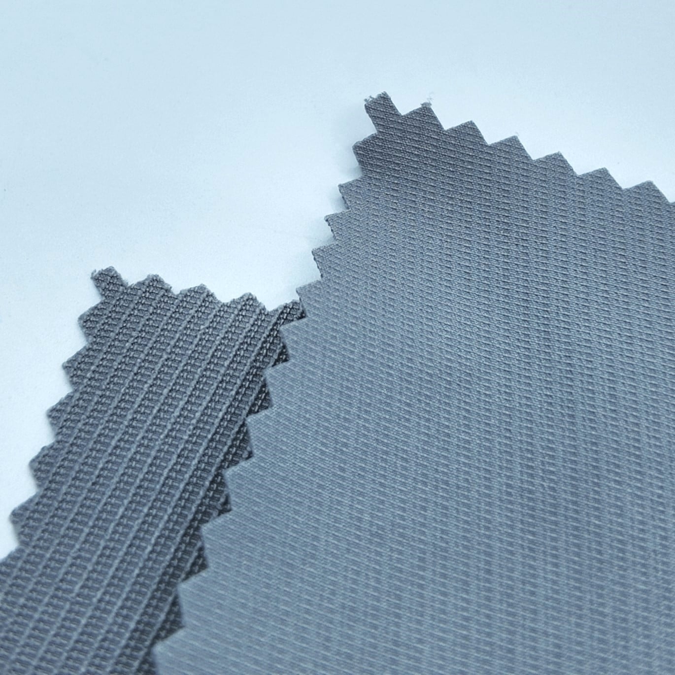 How Twill Cloth Enhances Durability and Comfort in Apparel