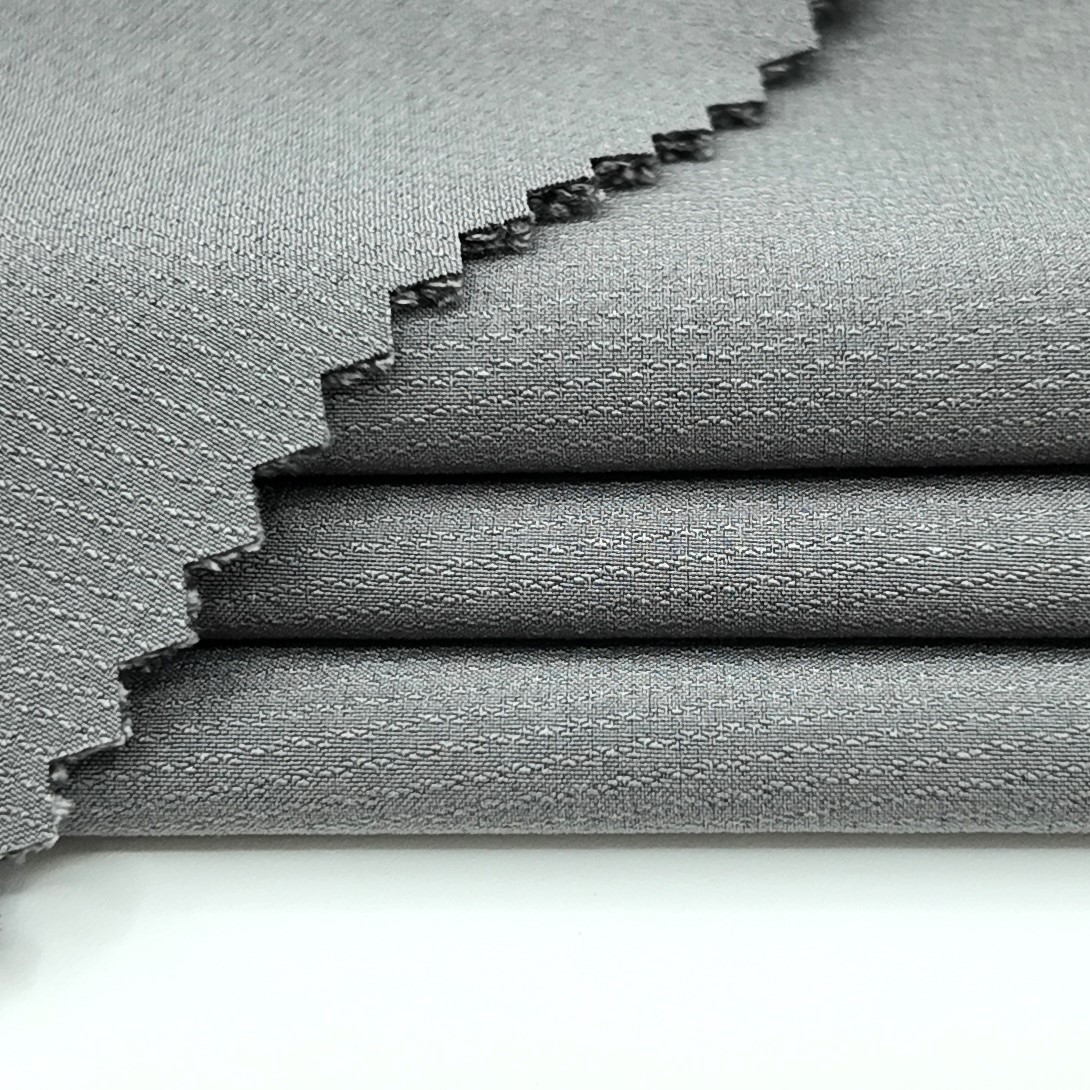 What Are Common Usage Issues with Polyester & Spandex Fabrics?