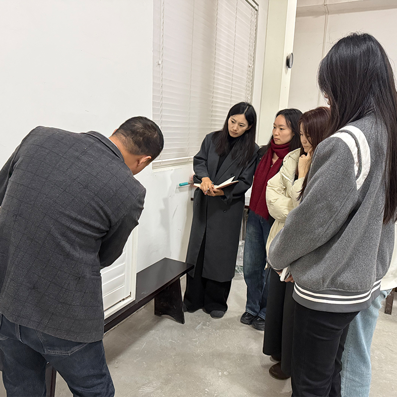 Huasheng Window Fashion customer service team goes deep into the workshop to study and upgrade the service experience with the original intention of manufacturing.