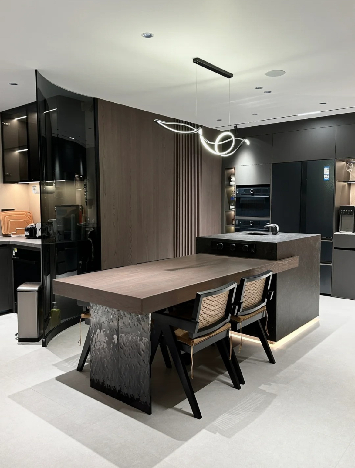 Factory-Customized High Gloss Modern Kitchen Cabinet Sets with One-Stop Design Service factory