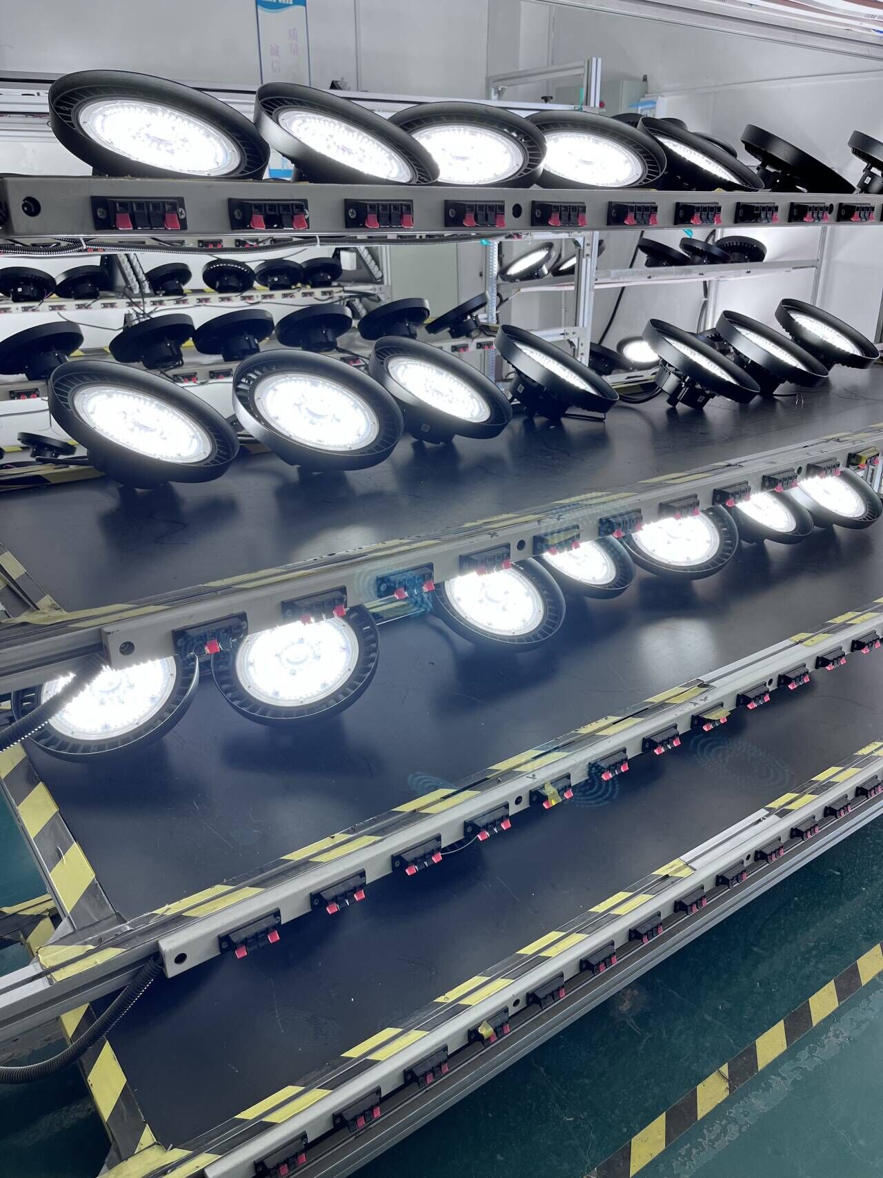 DLCETL Certified Commercial High Bay LED Lights – IP65 Waterproof, 100W to 240W for Warehouses & Factories details