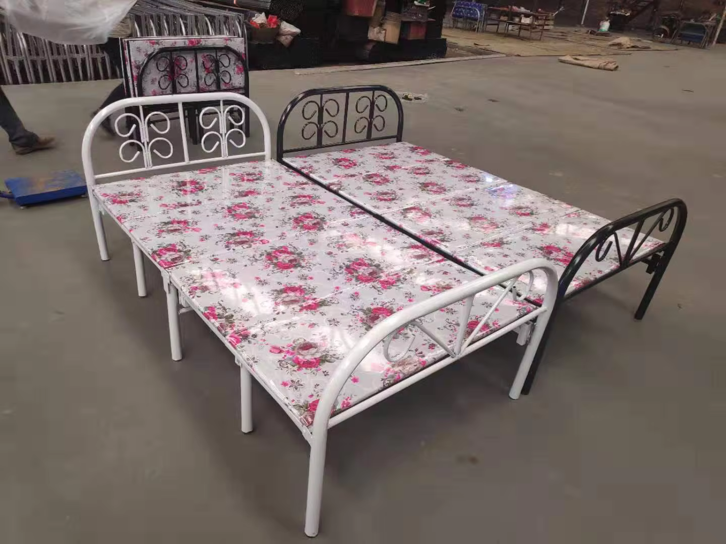 Luoyang New design collapsible portable iron foldable mattress beds metal single folding beds for adults factory