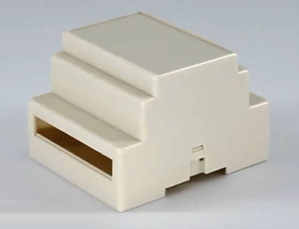 Fabricación de caixas para raíl DIN de plástico para electricidade <br><br>