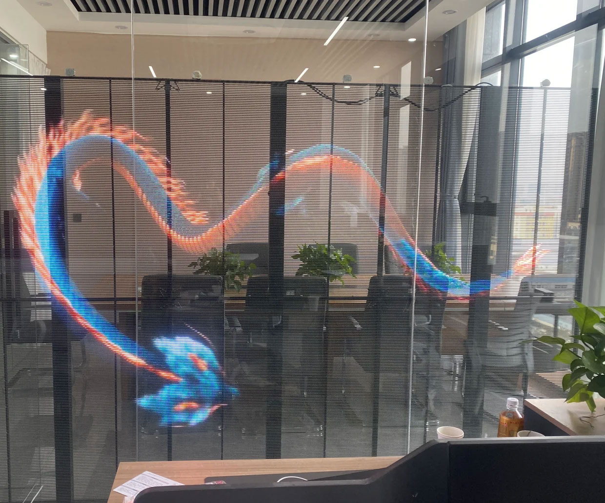 See Through Screen: Blending Visuals with Transparency