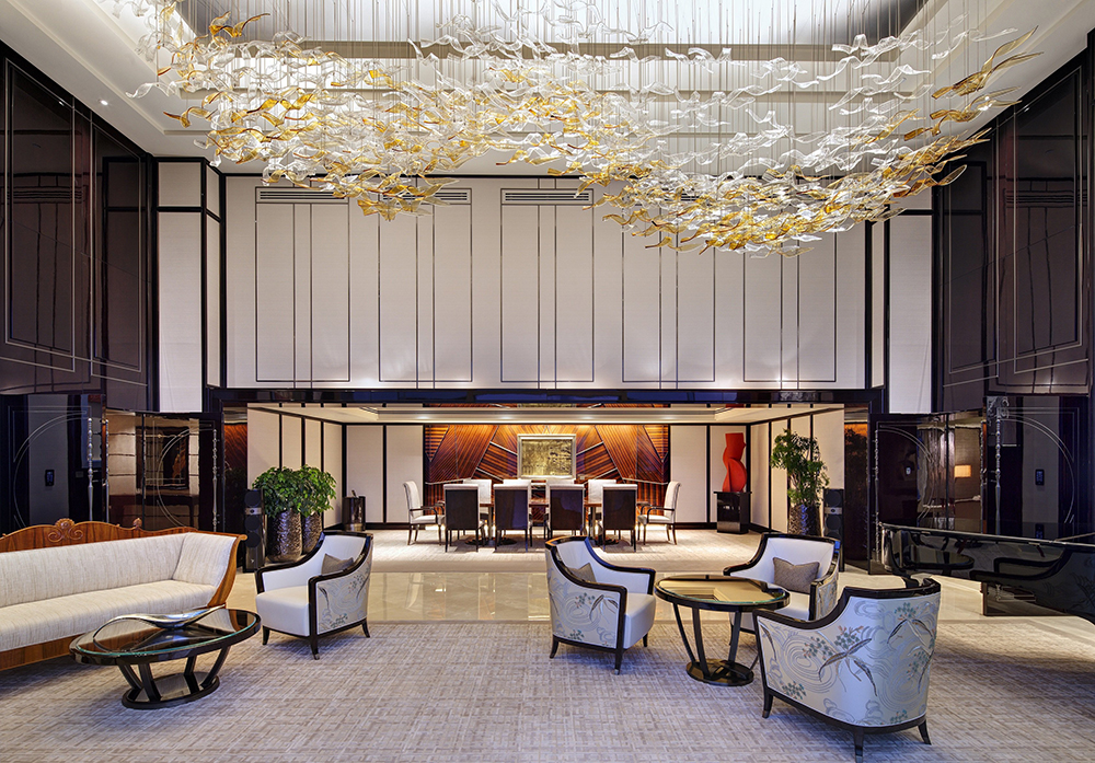Hotel Lobby art glass Chandelier.jpg