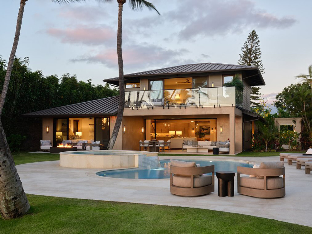 Hawaii villa chandelier.jpg