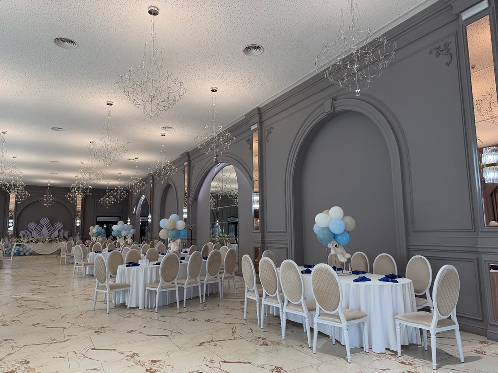 Wedding chandelier (3).jpg