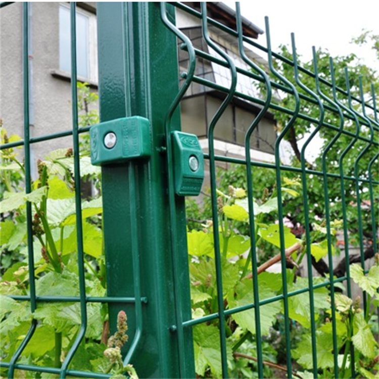 How to Select the Best Galvanized Fence Mesh for Your Needs