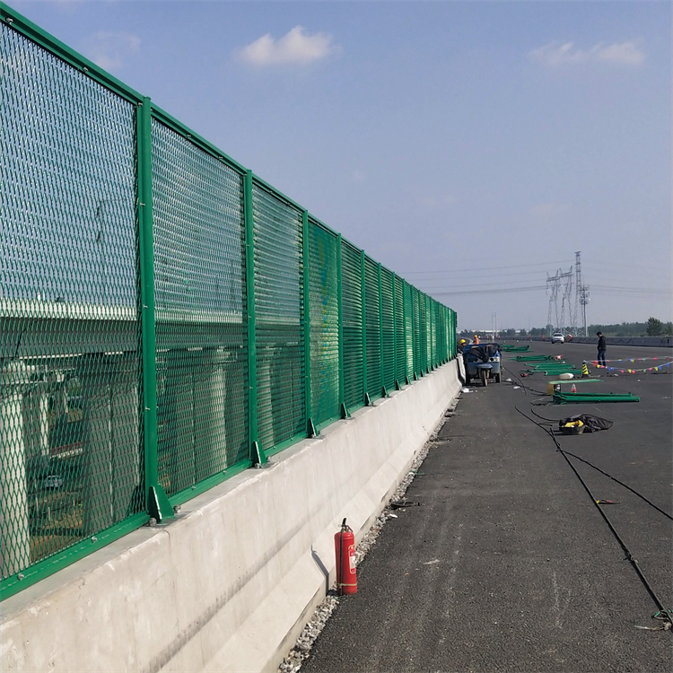 How to Select the Best Welded Fence for Your Needs