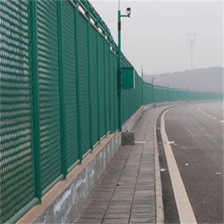 What Are the Common Uses of Wire Mesh Netting in Various Industries?
