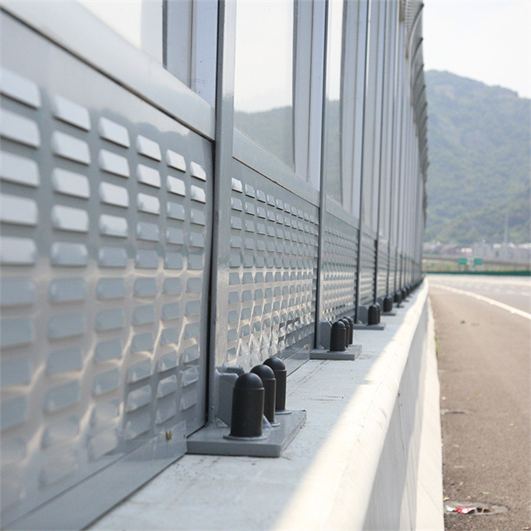 How Do Road Noise Sound Barriers Reduce Environmental Impact?