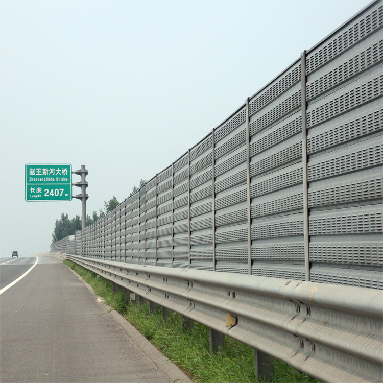 What Makes Highway Barrier Walls Essential for Traffic Management?