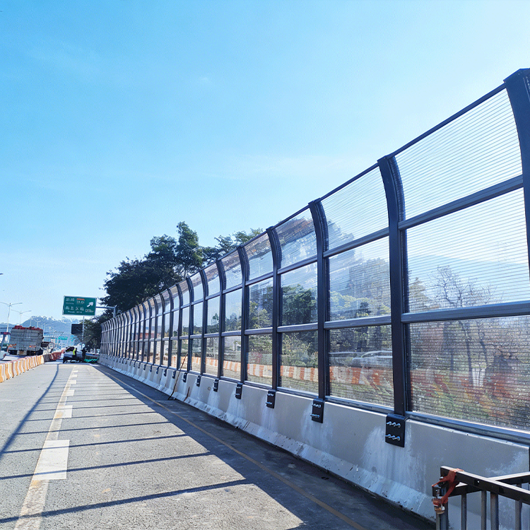 How to Choose the Right Transparent Noise Barrier for Your Project Needs