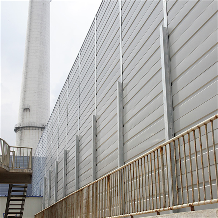 How Do Noise Fence Panels Improve Outdoor Living Spaces?