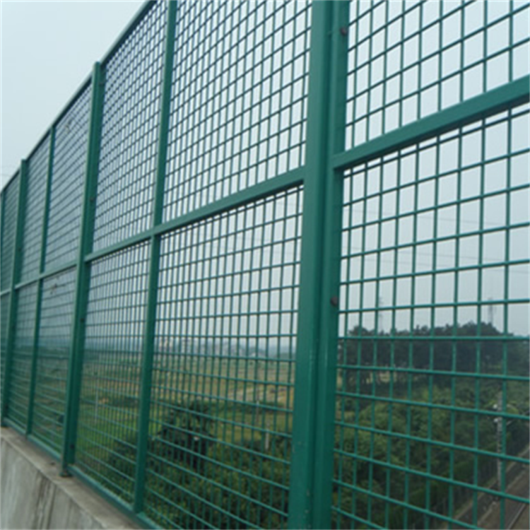 What Are the Common Installation Issues with Galvanized Welded Wire Fencing?