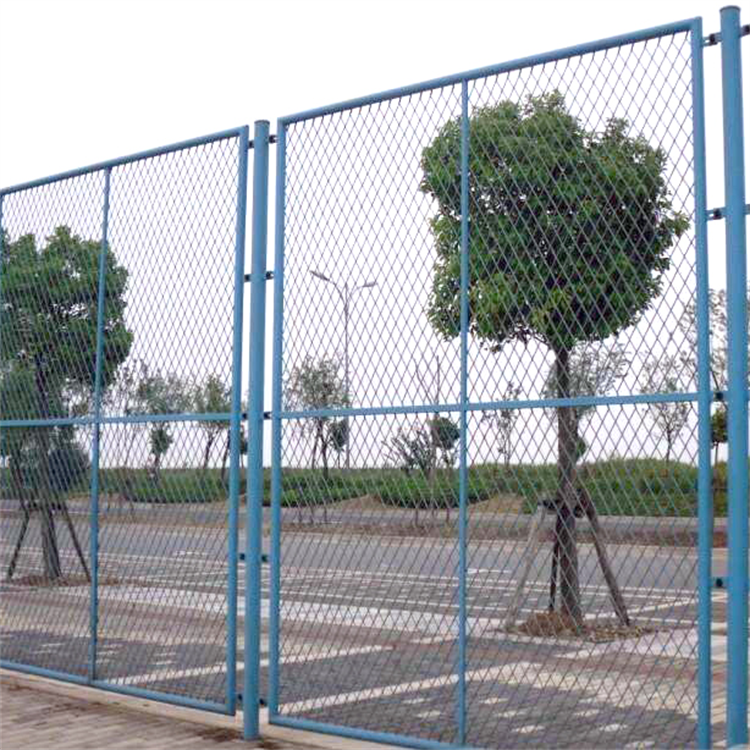 What Are the Latest Trends in Metal Wire Fencing Design?