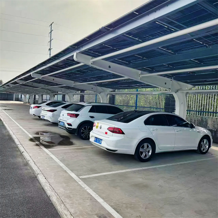 Hvad gør solcelleparkeringstelt til en smart investering for ejendomsejere?