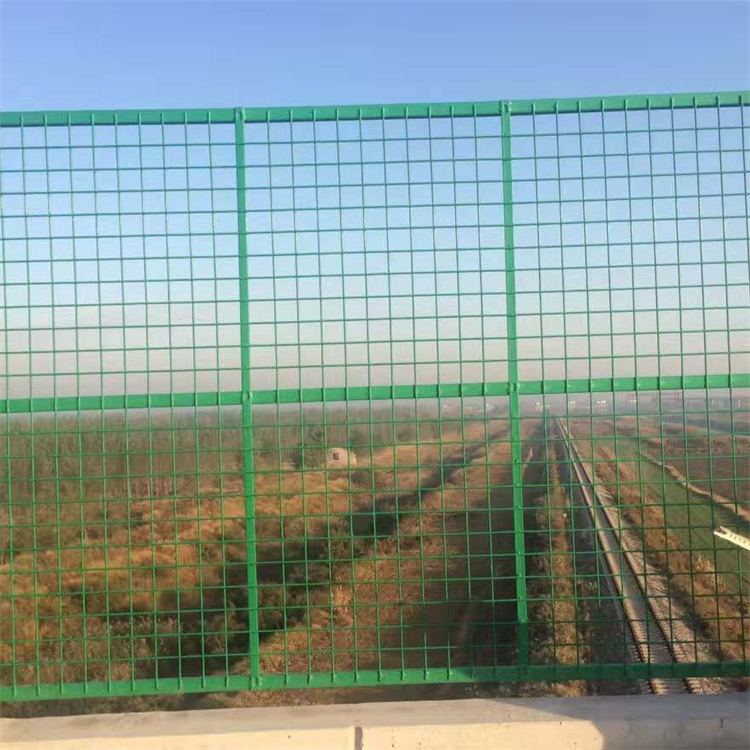 What Common Issues to Avoid When Selecting Welded Mesh Fencing?