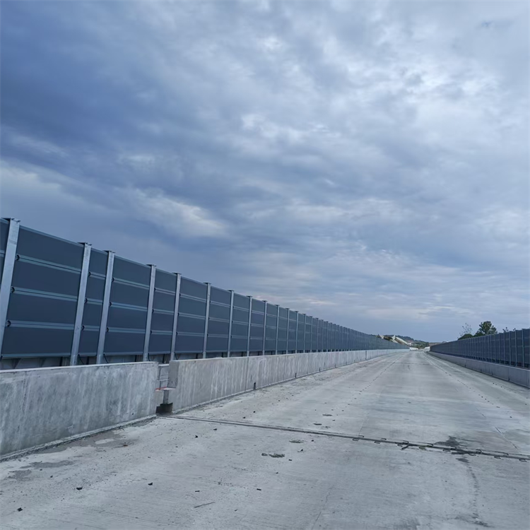 Common Usage Issues with Noise Attenuation Barriers and How to Overcome Them