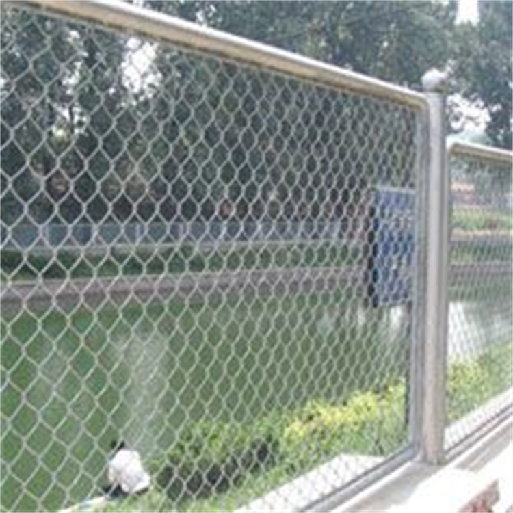 What Common Issues Should You Consider When Installing Diamond Mesh Fence?