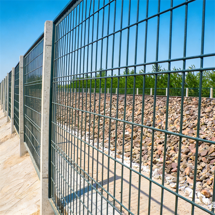 What Makes Wire Mesh Fencing a Cost-Effective Solution?