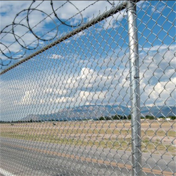 How to Install GI Chain Link Fencing Like a Pr