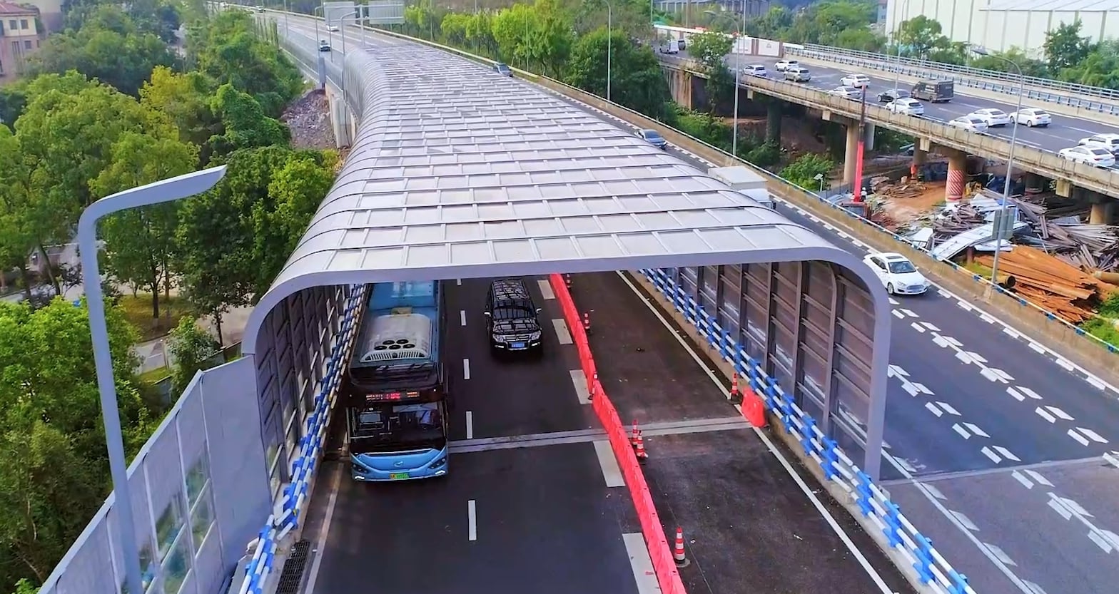 Where Are Fully Enclosed Noise Barriers Used?