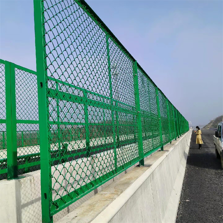 How Galvanized Welded Wire Mesh Panels Enhance Security and Durability