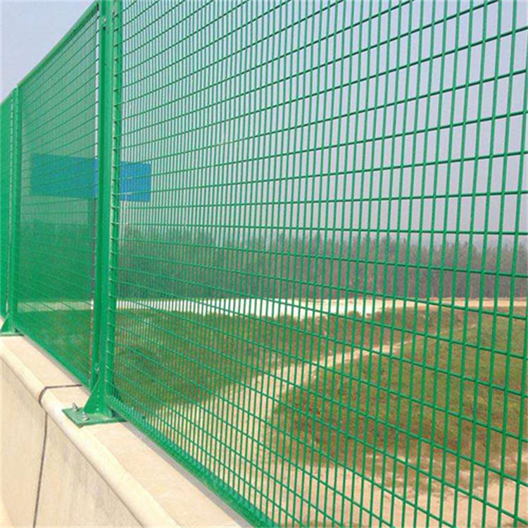 How to Choose the Best Safety Fence for Your Industrial Needs