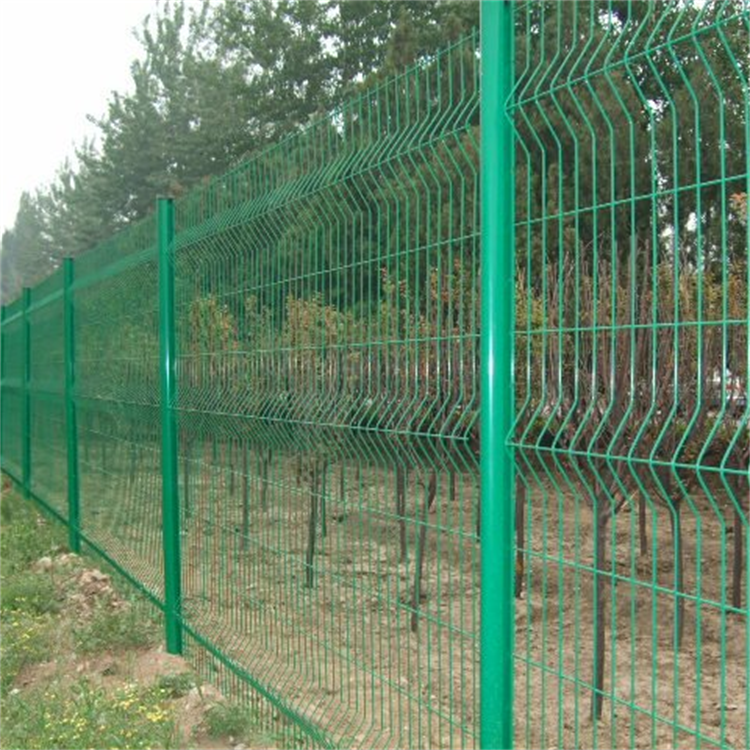 What Makes Green Wire Fencing an Eco-Friendly Choice?