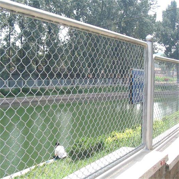How Galvanized Welded Wire Fencing Enhances Property Value and Aesthetic Appeal