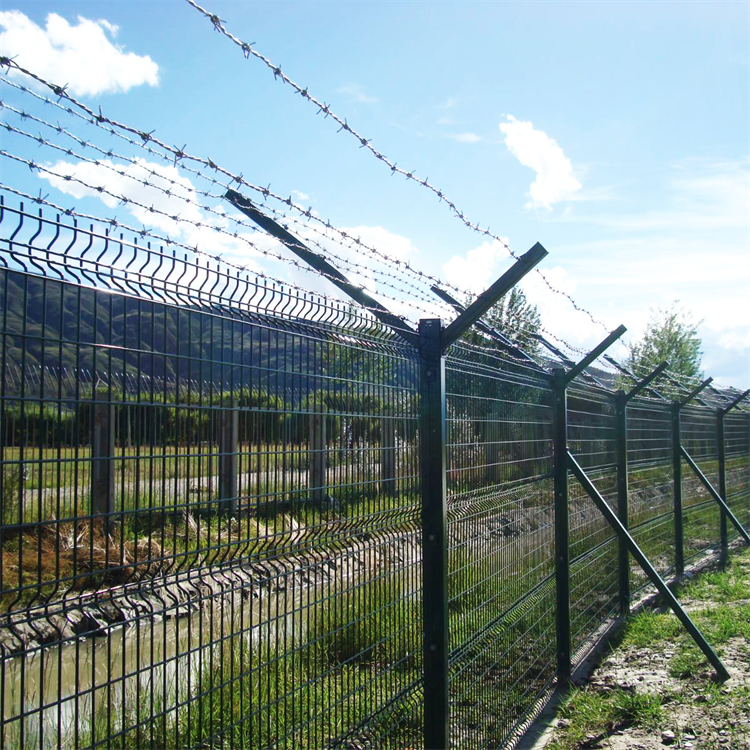 What Are the Latest Trends in Green Wire Fencing for 2023?