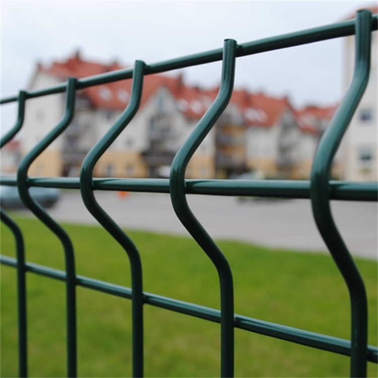 What Common Usage Issues to Consider with V Mesh Fencing Panels?