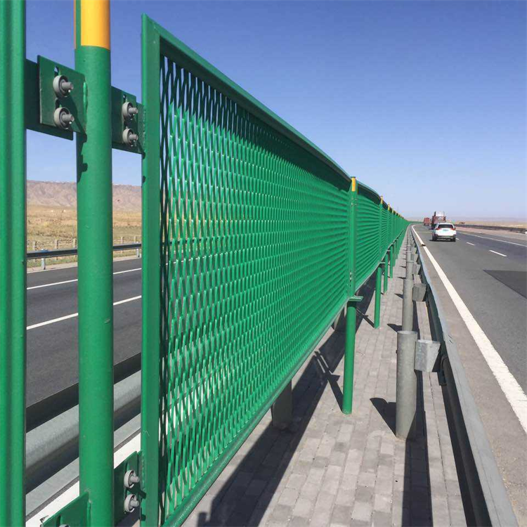 How Green Wire Fencing Can Enhance Your Landscape Aesthetics?
