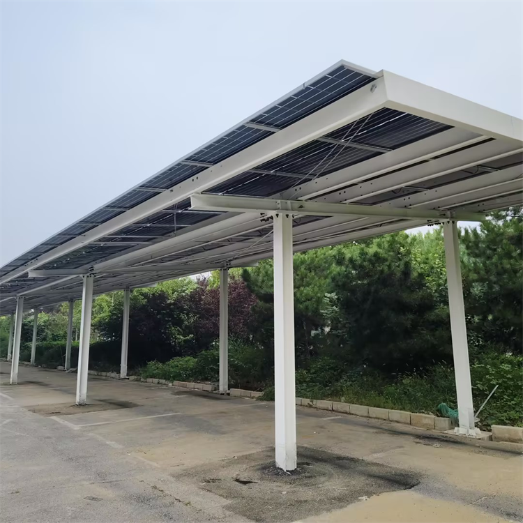 Hoe vergelijk je de kosten van zonneparkieten van verschillende leveranciers