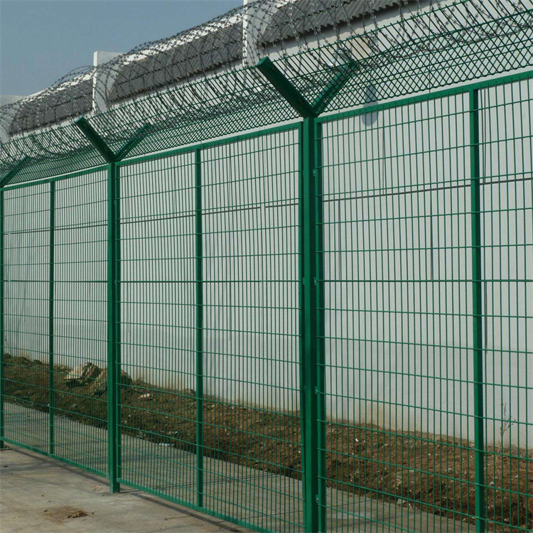 What Are the Best Applications for Wire Netting Fences in Agriculture?