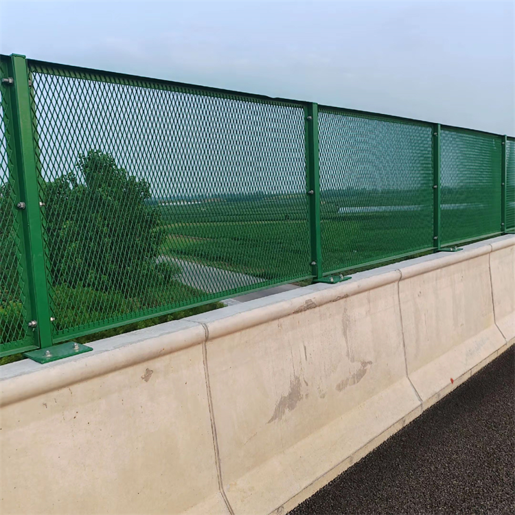 How Galvanized Steel Mesh Fencing Enhances Security for Residential and Commercial Properties