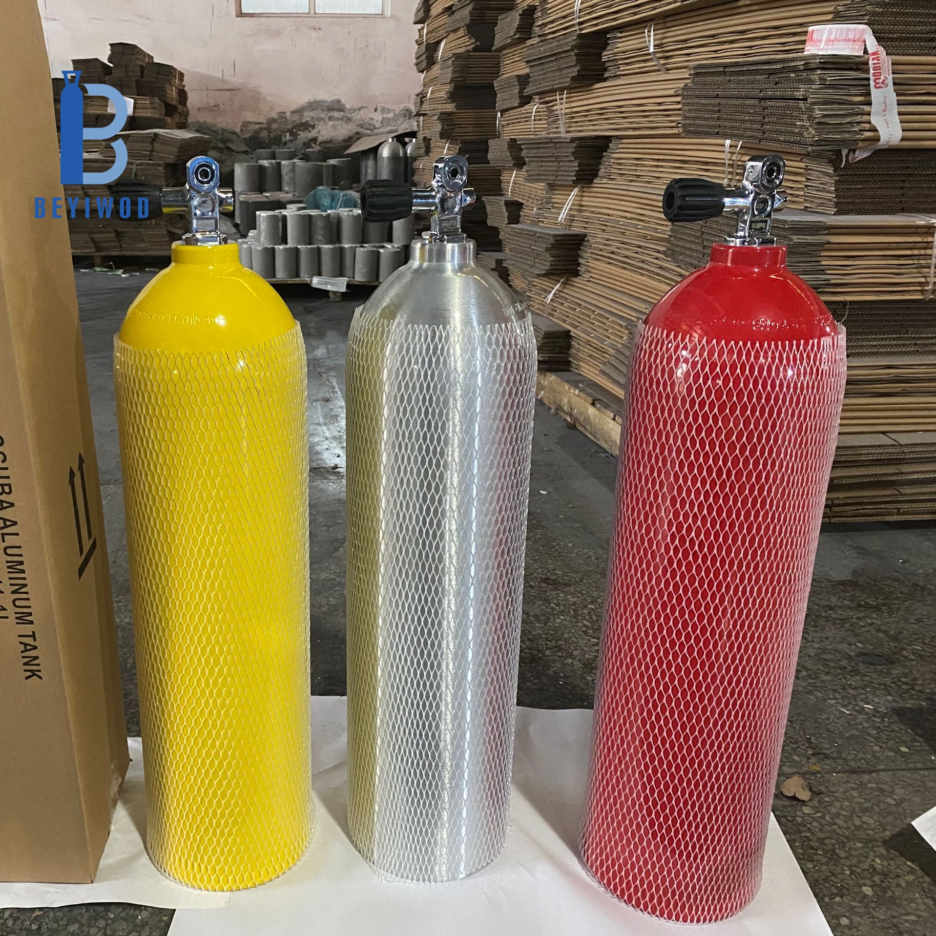 What Are the Top Features to Look for in Refillable Scuba Tanks?