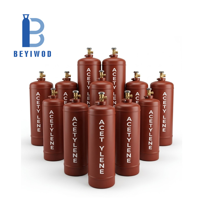 Cilindri industriali per saldatura secondo la norma ISO3807, contenenti 1 kg, 1,7 kg, 2,1 kg, 4,5 kg, 7,2 kg e 8,5 kg di gas acetilene C2H4, con riempitivi privi di amianto