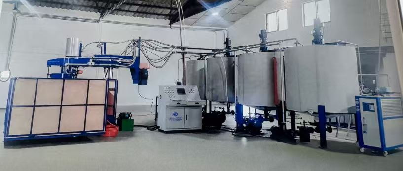 Máquina semiautomática de espumado para bloques de espuma y moldes de espuma