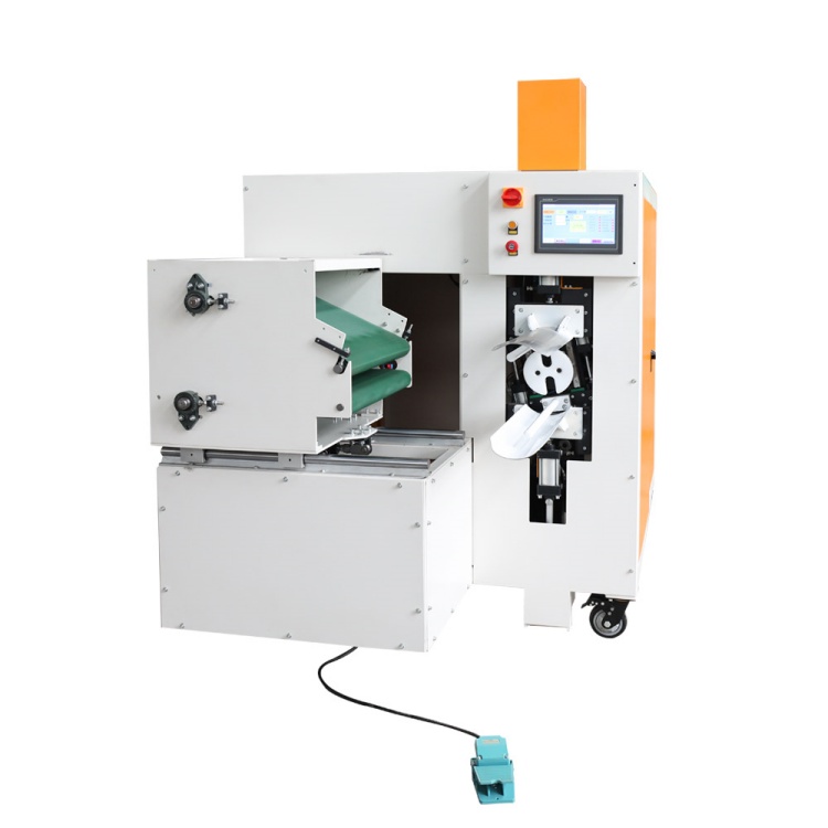 Machine d'emballage d'édredons pour oreillers, couettes et couvertures, avec enroulement